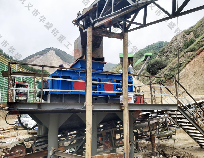 內蒙古對輥破碎機安裝調試現(xiàn)場